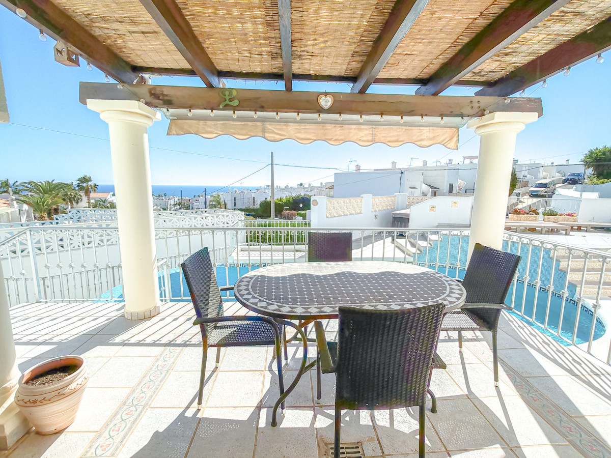 Chalet en venta en Mojácar con piscina privada y vistas al mar