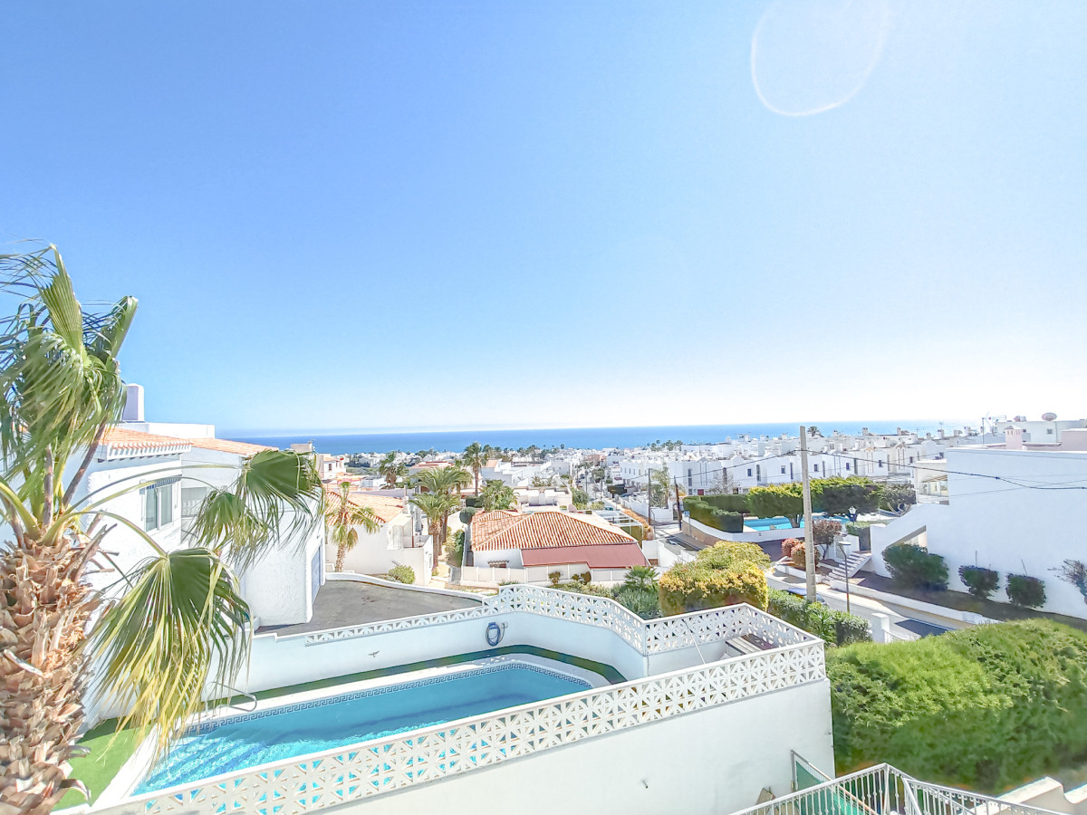 Chalet en venta en Mojácar con piscina privada y vistas al mar