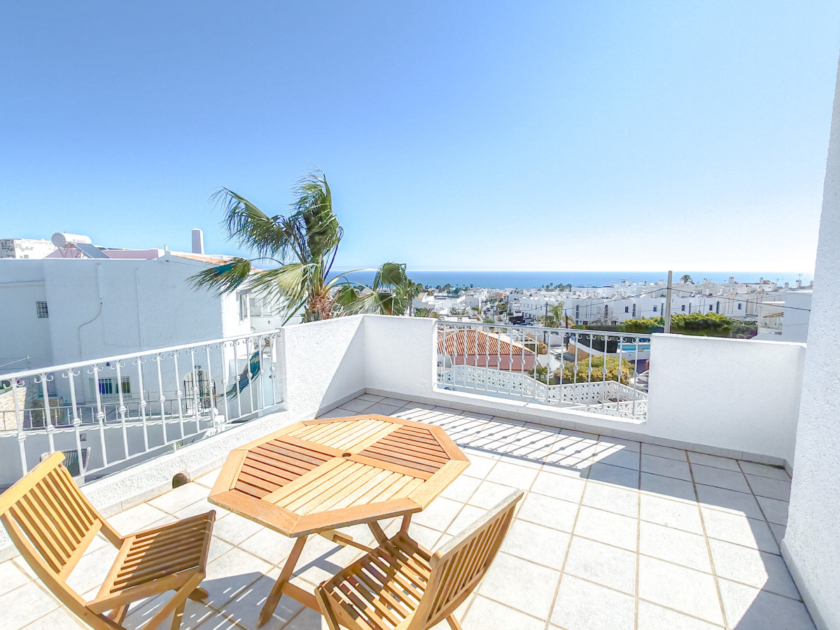 Chalet en venta en Mojácar con piscina privada y vistas al mar