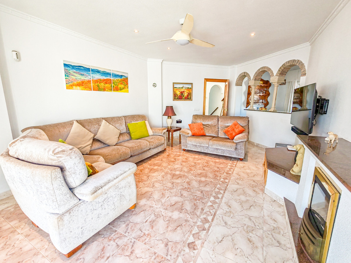 Chalet en venta en Mojácar con piscina privada y vistas al mar