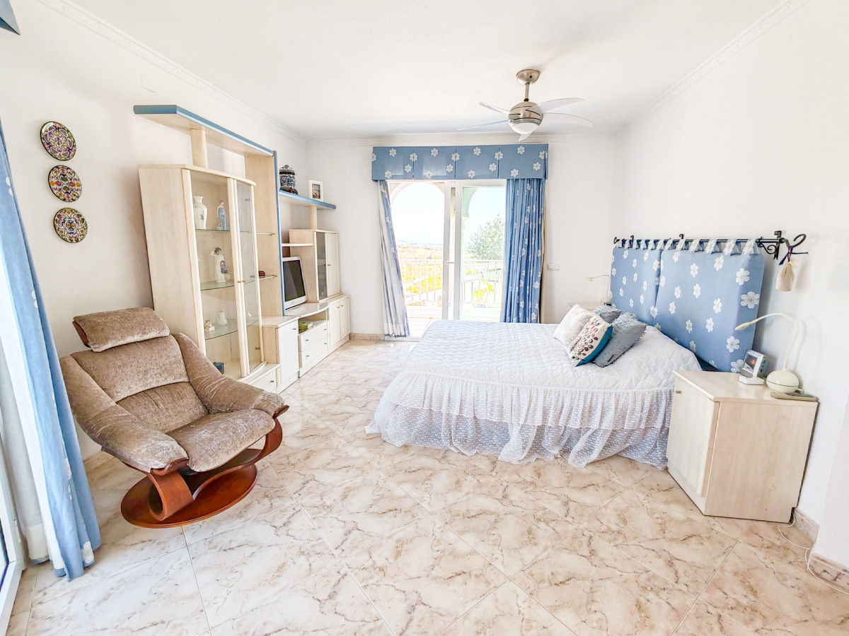 Chalet en venta en Mojácar con piscina privada y vistas al mar