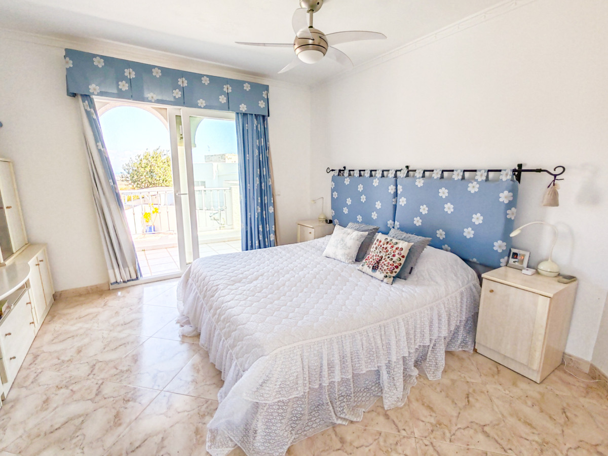 Chalet en venta en Mojácar con piscina privada y vistas al mar
