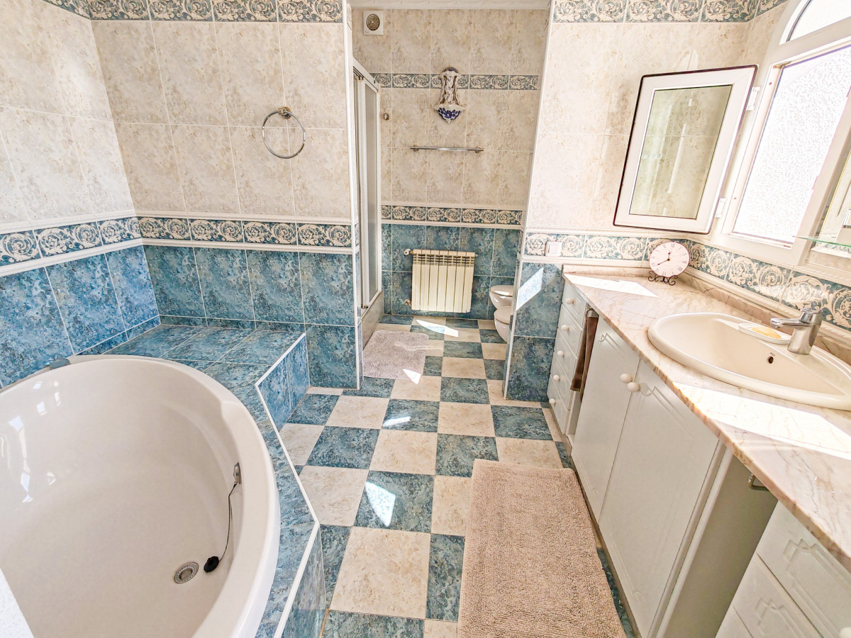 Chalet en venta en Mojácar con piscina privada y vistas al mar